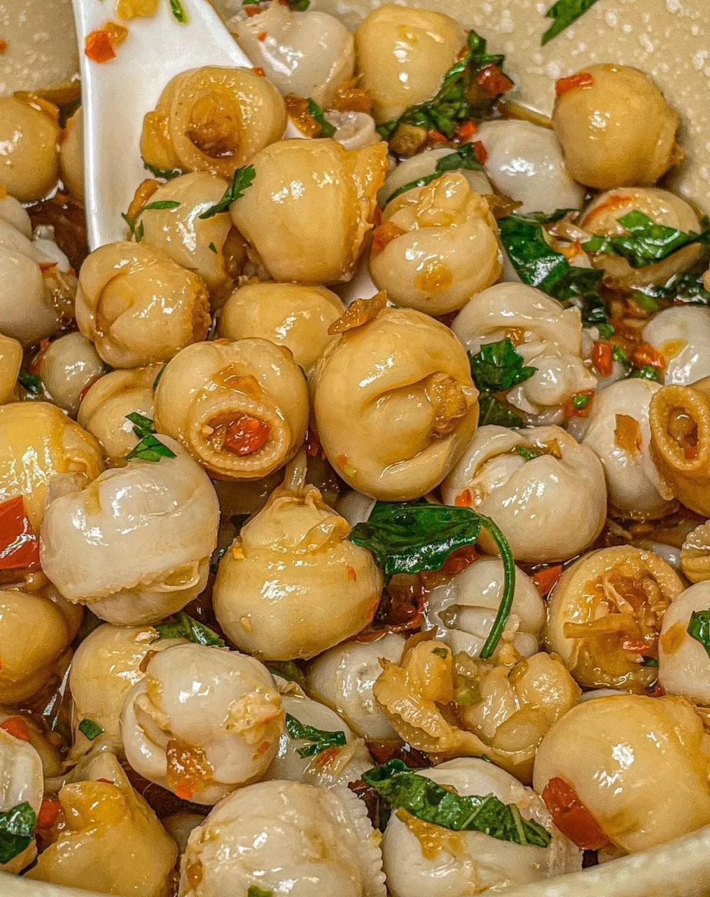 一定要试试这个凉拌墨鱼嘴…… 酸酸辣辣巨开胃….