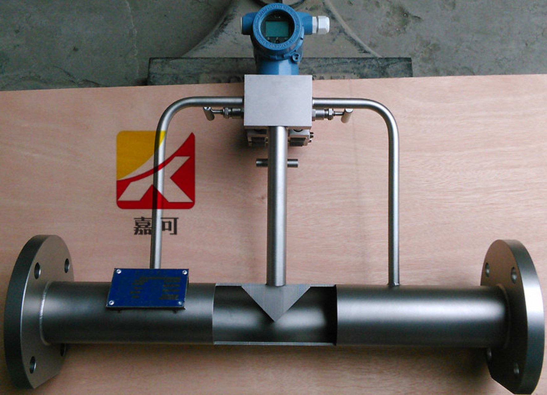 楔式流量计非常适合测量黏稠,含颗粒物的介质,某煤化工企业油品加工