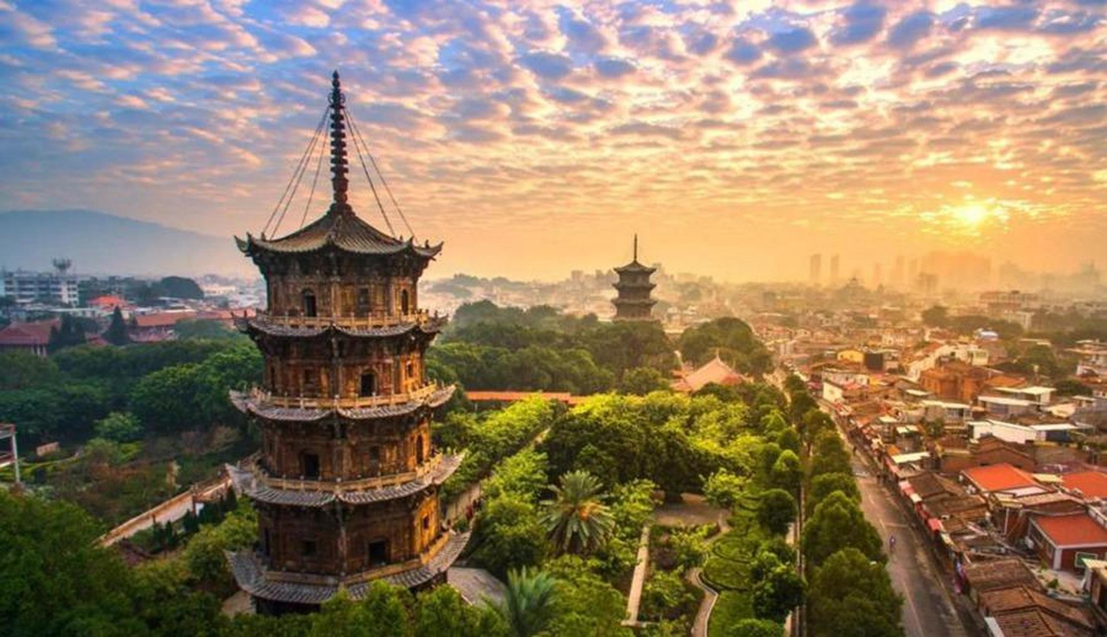 开元寺是一座千年古刹,历史悠久,是福建省著名的佛教圣地之一.