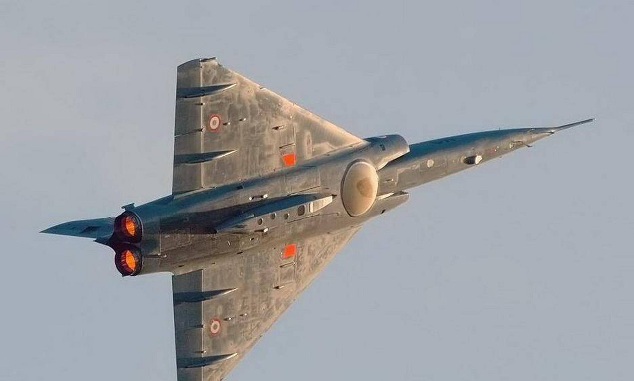 法国战略轰炸机喷射瞬间—冷战核威慑主力!