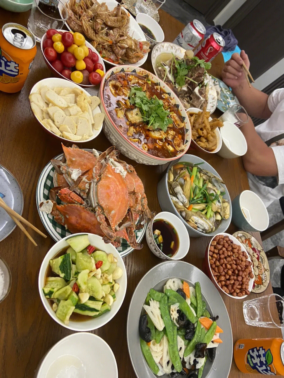 图一,浙江普通家庭吃晚饭 图二,广西普通家庭吃晚饭