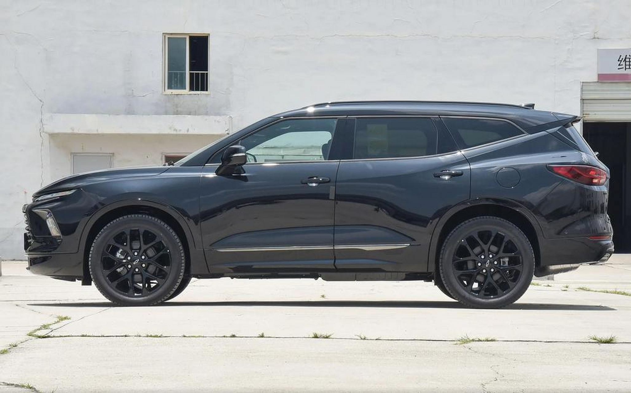 近期,2023款雪佛兰开拓者上市,和2022款25.