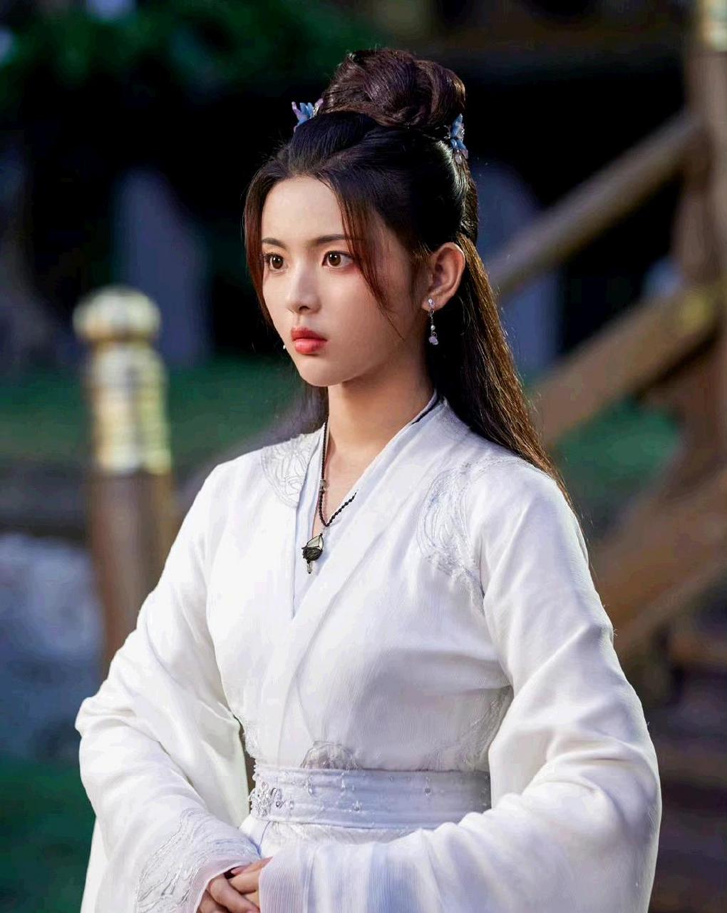 杨超越古装好看,真不错[鲜花]