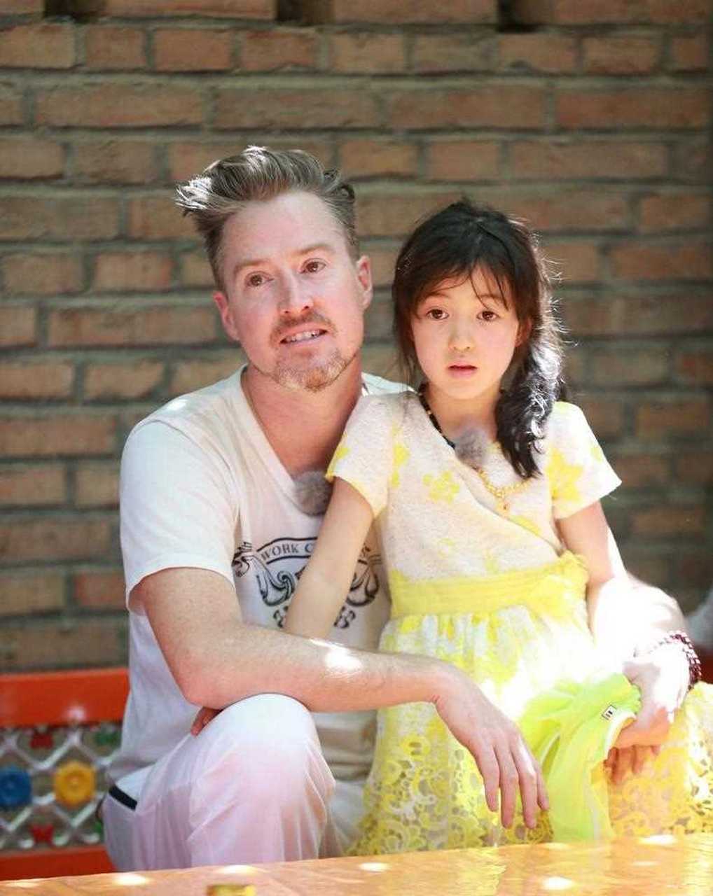 夏克立为女儿夏天庆生,自曝同在中国台湾却无法见面,网友:不让见孩子