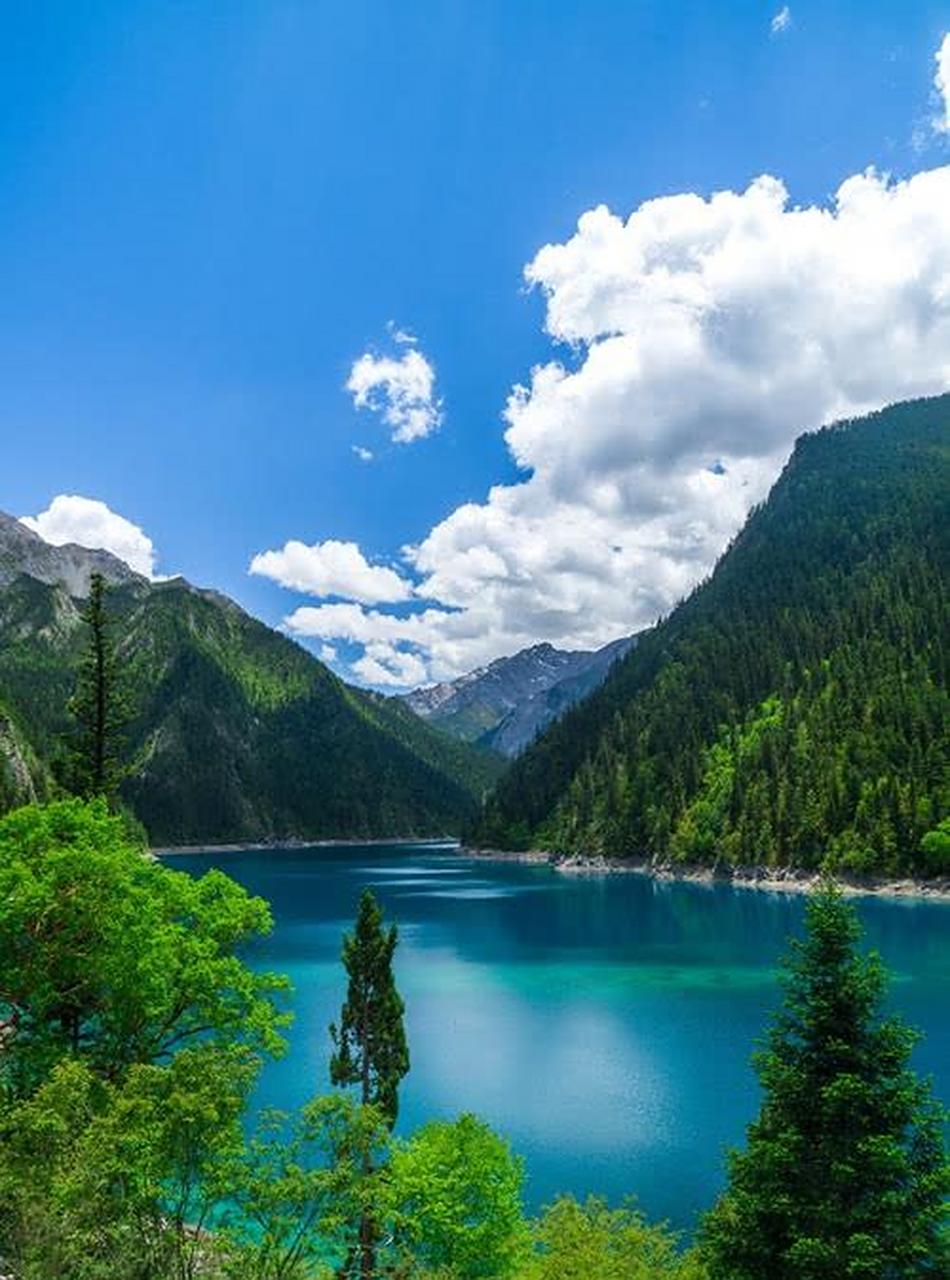 世界上最美的风景,九寨沟,是画中的世外桃源.