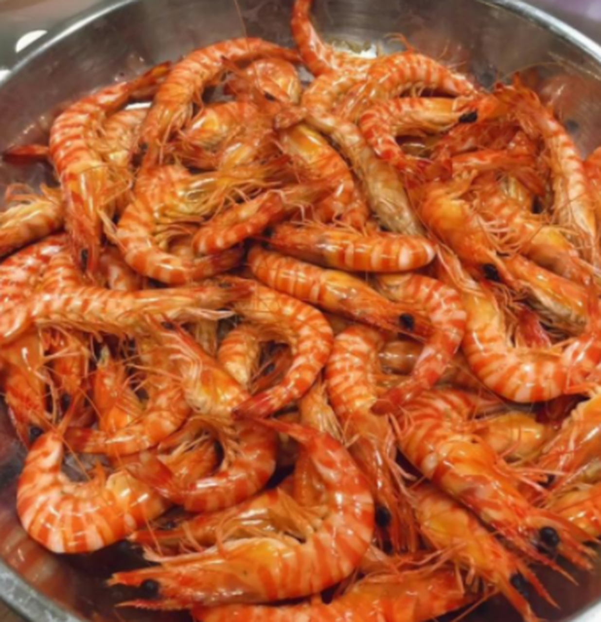 朋友给了一盆虾,也不知道什么品种,感觉这样做不是很好吃啊!