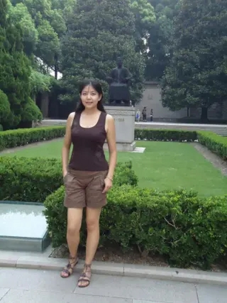 我是一个大龄单身女,昨天,我相亲了一个40岁的男士,他说,如果我同意