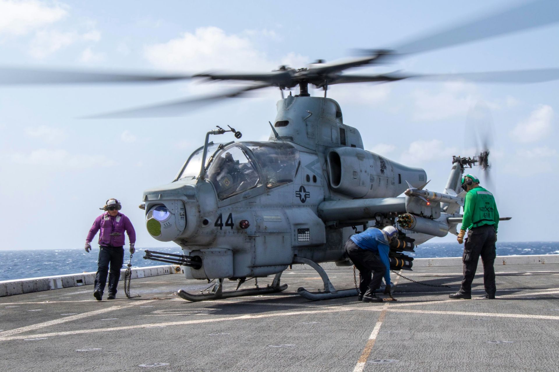 ah-1z蝰蛇武装直升机配装的机载武器,作为美国海军陆战队的主力武装