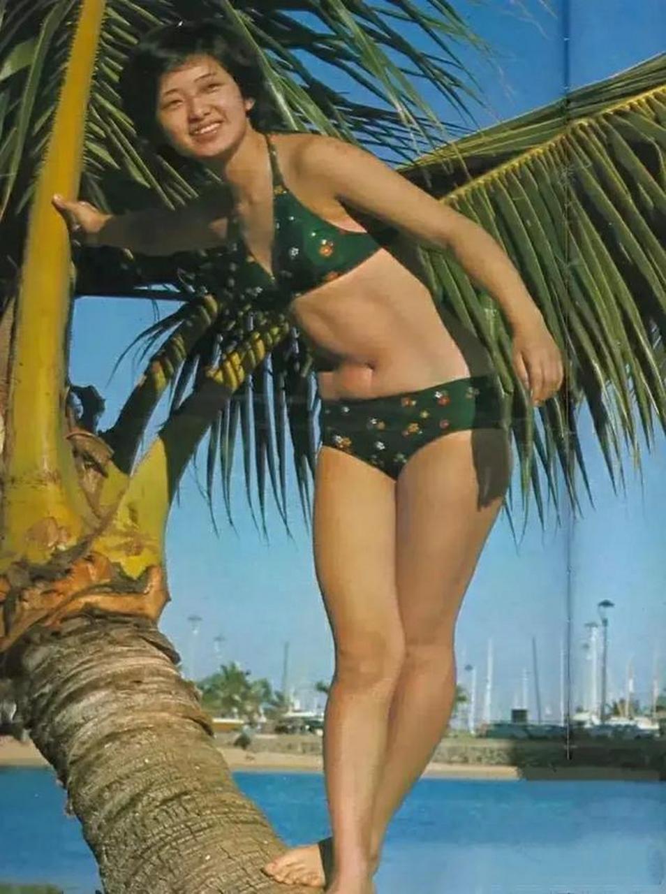 损友说,对着山口百惠那张原生态的脸,你就没有容貌焦虑吗?