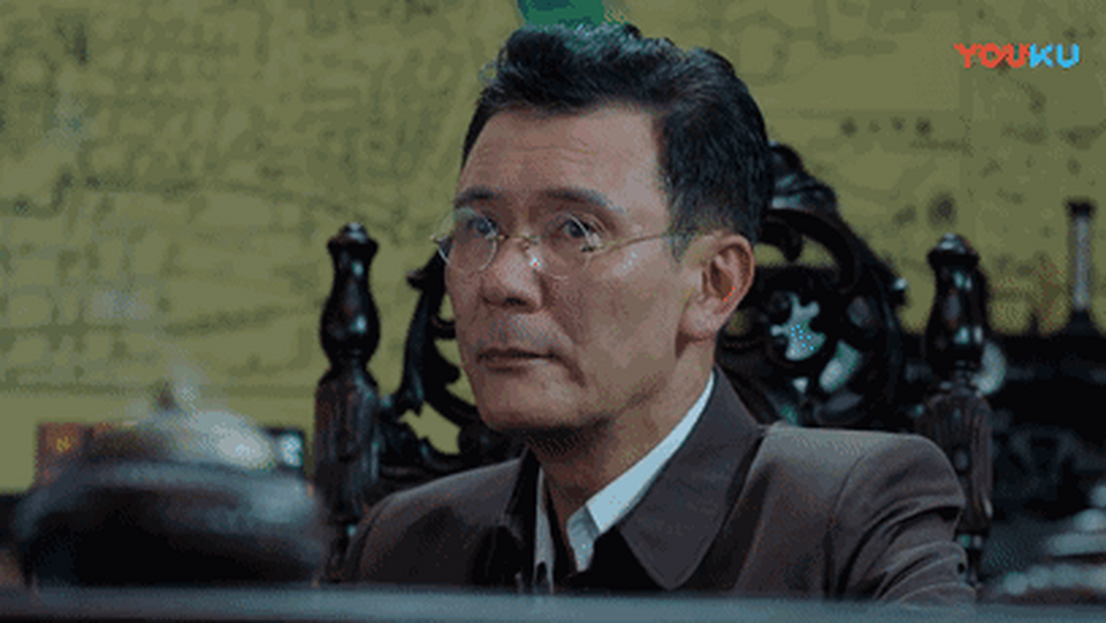 姚安濂1998年凭借《无暇人生》一举成名,正式开启演艺事业.