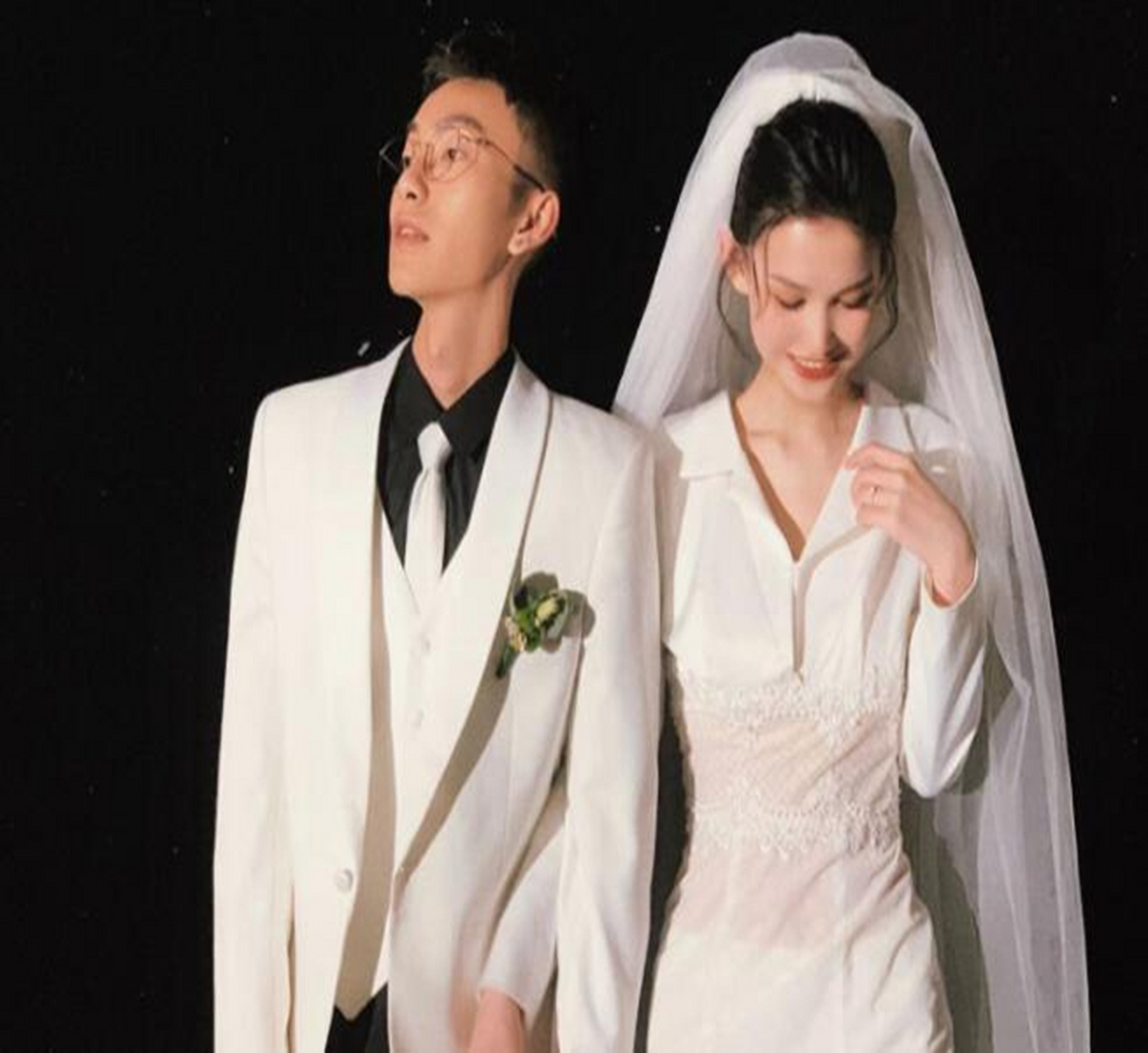 20岁网红王柠萌曝离婚,男方被扒pua,曾以死相逼还不管孩子;说明有些人