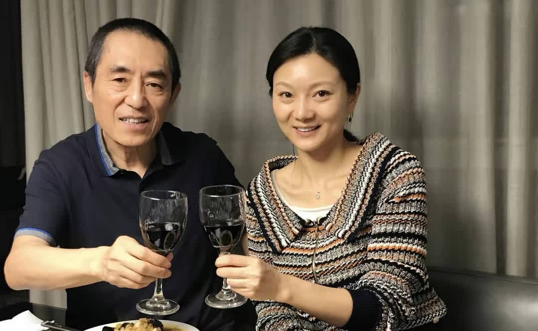 陈婷19岁时与当时50岁的张艺谋结婚.如今老两口终于分居了.