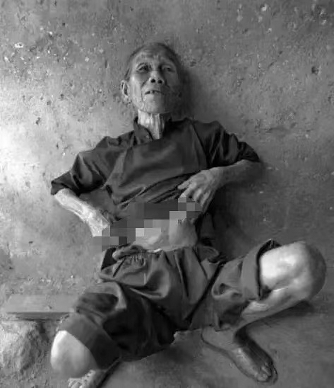 谁知,一番欺辱后,一个日军突然从李连春的肩上咬下一块肉.