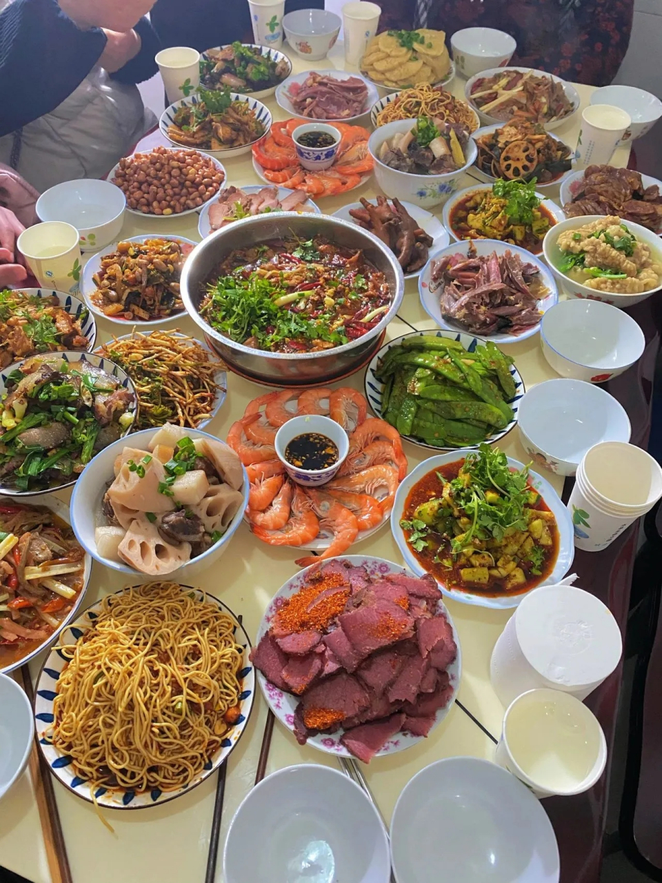 图一,广东朋友请吃饭 图二,四川朋友请吃饭 图三,湖南朋友请吃饭