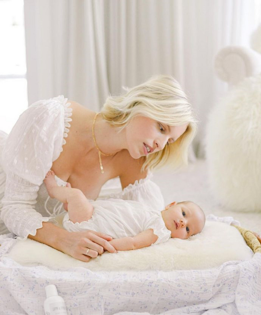 女人魅力# ,#欧美街拍# 捷克之光kk卡罗莱纳·科库娃三胎竟然生了个