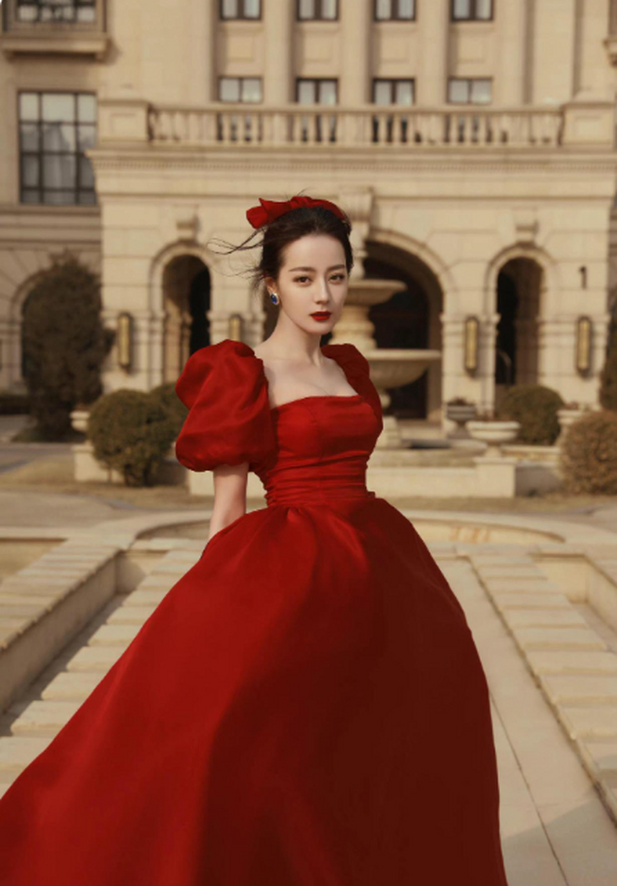 红色礼服的迪丽热巴真的太美了#迪丽热巴