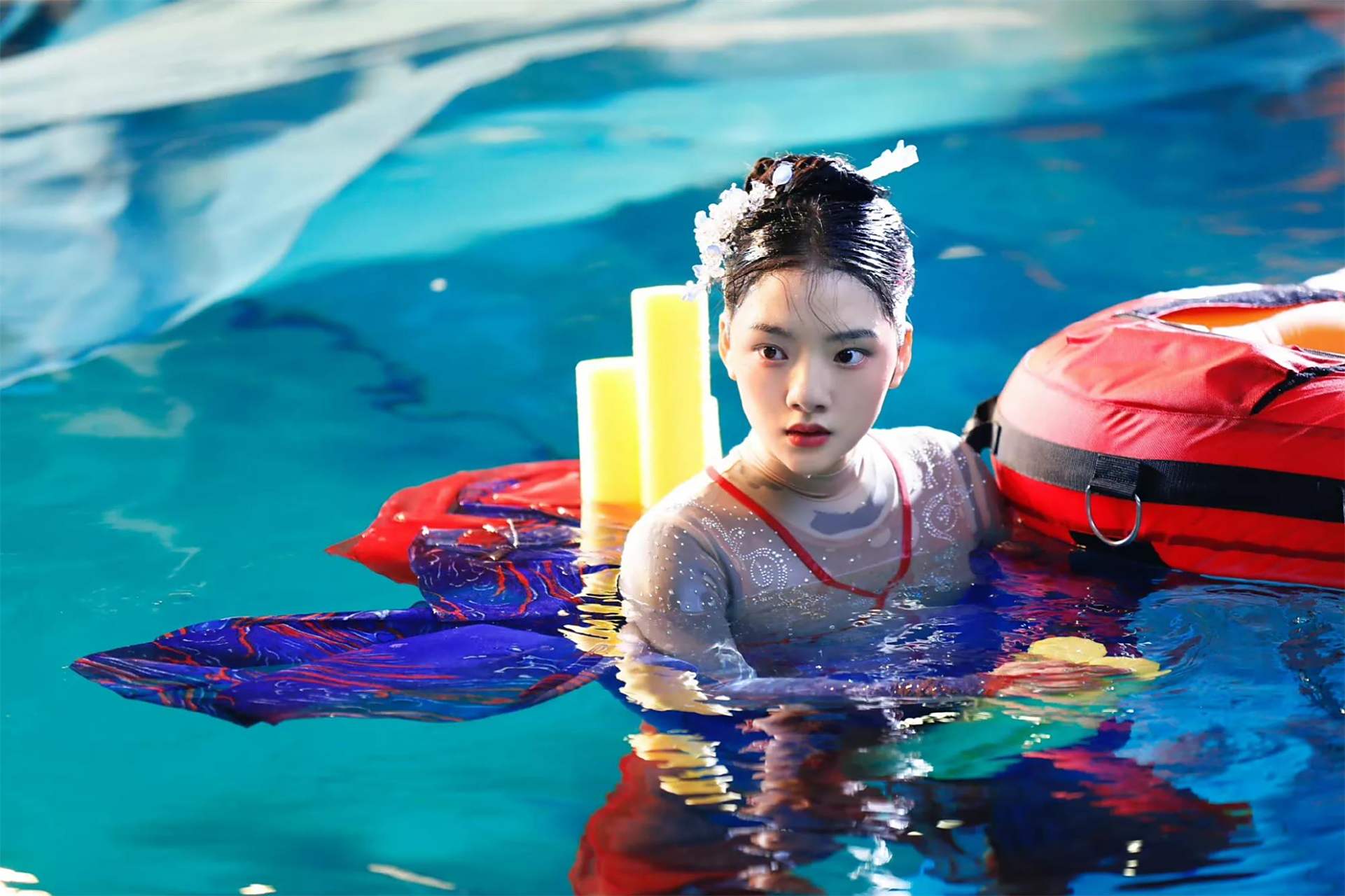 最近,有关任敏穿古装跳舞的视频在网络上广为传播引起热议.