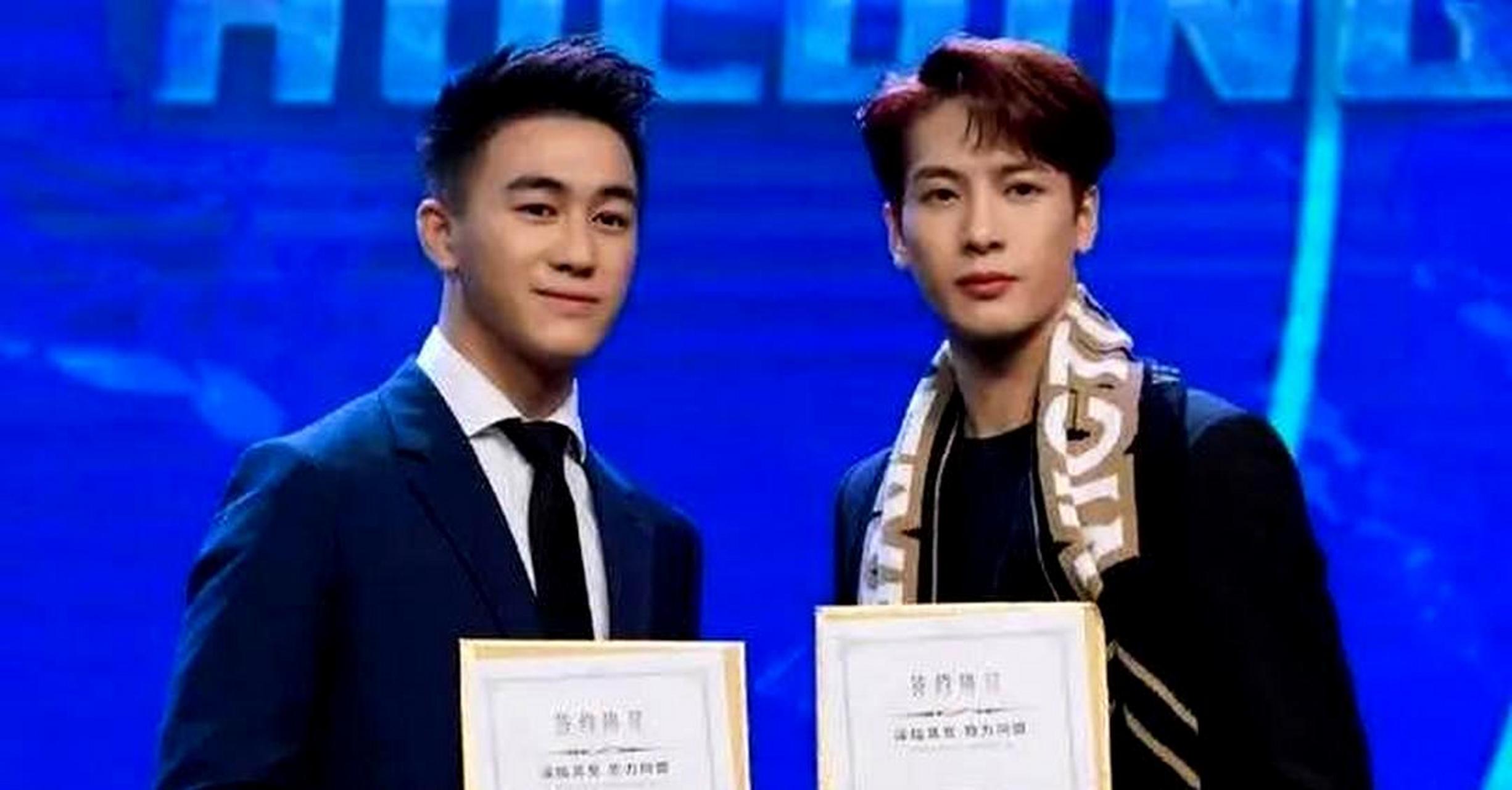 何猷君亲王嘉尔,近日在美国洛杉矶站进行世界巡演时,现场亲密互动引爆