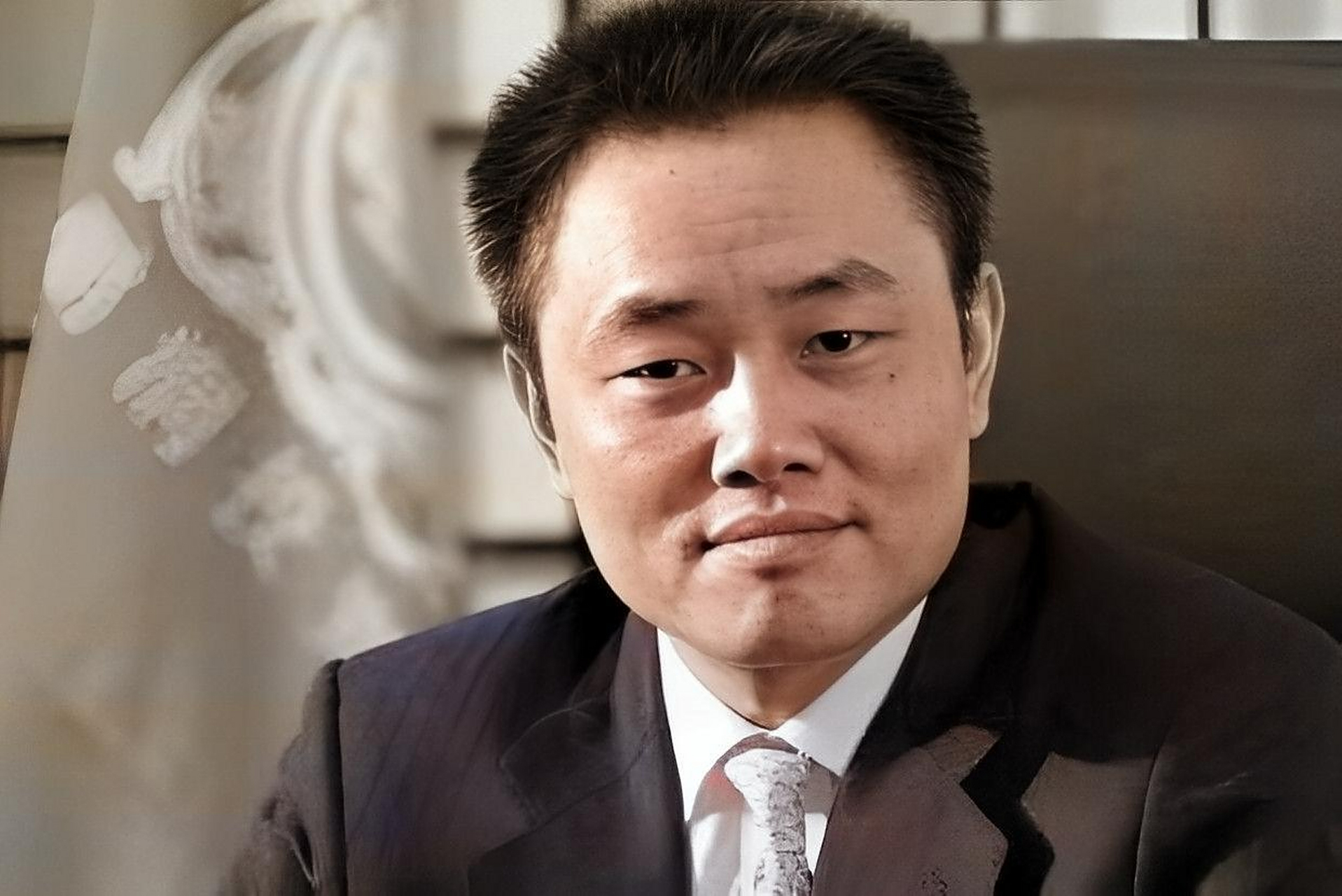 黄光裕于1985年开始创业,2005年在中国大陆成为首富,他创造了一系列的