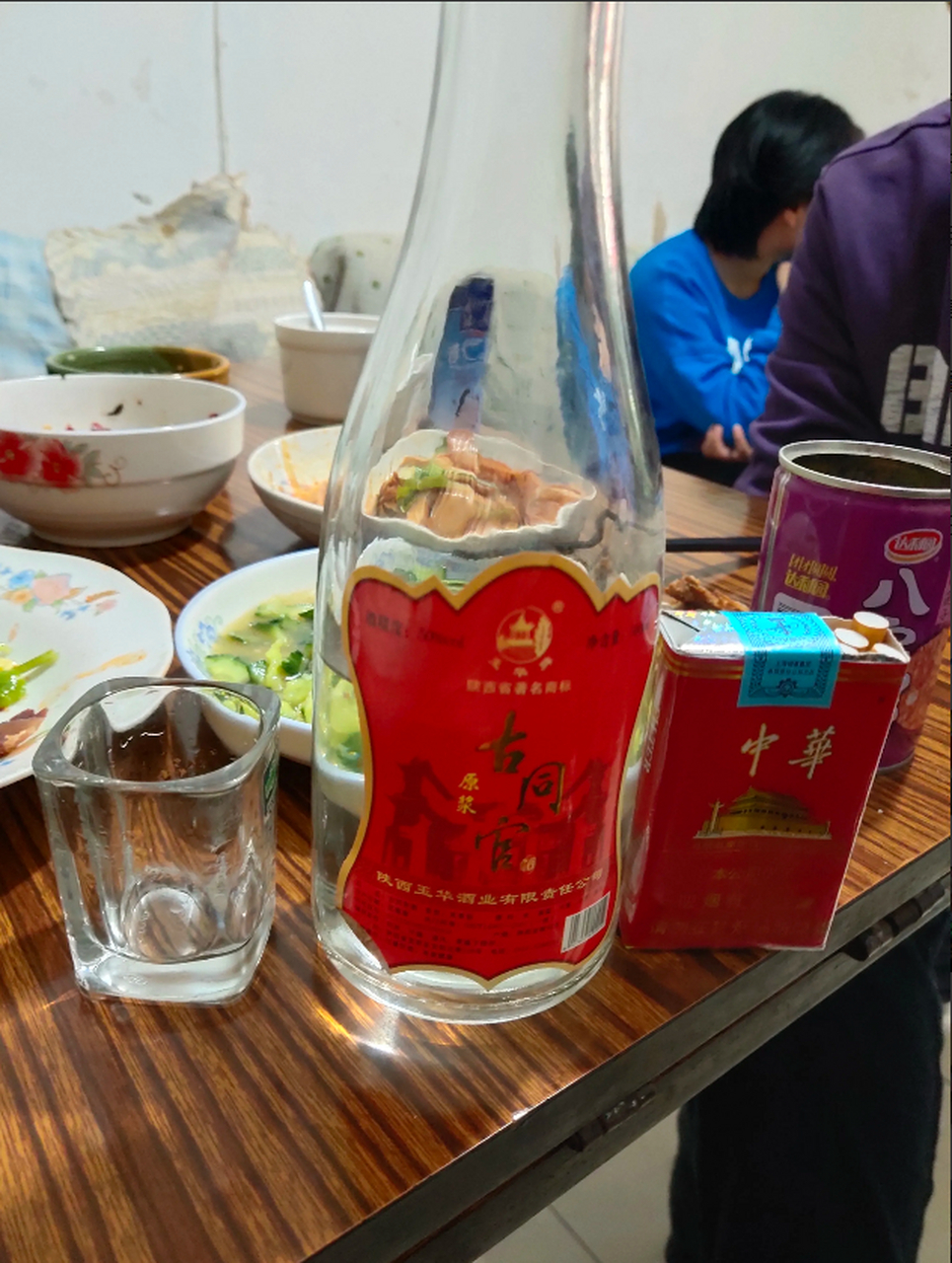 陕西铜川古时候叫同官,今天喝了一瓶本地古同官,这酒玻璃瓶,后来已经