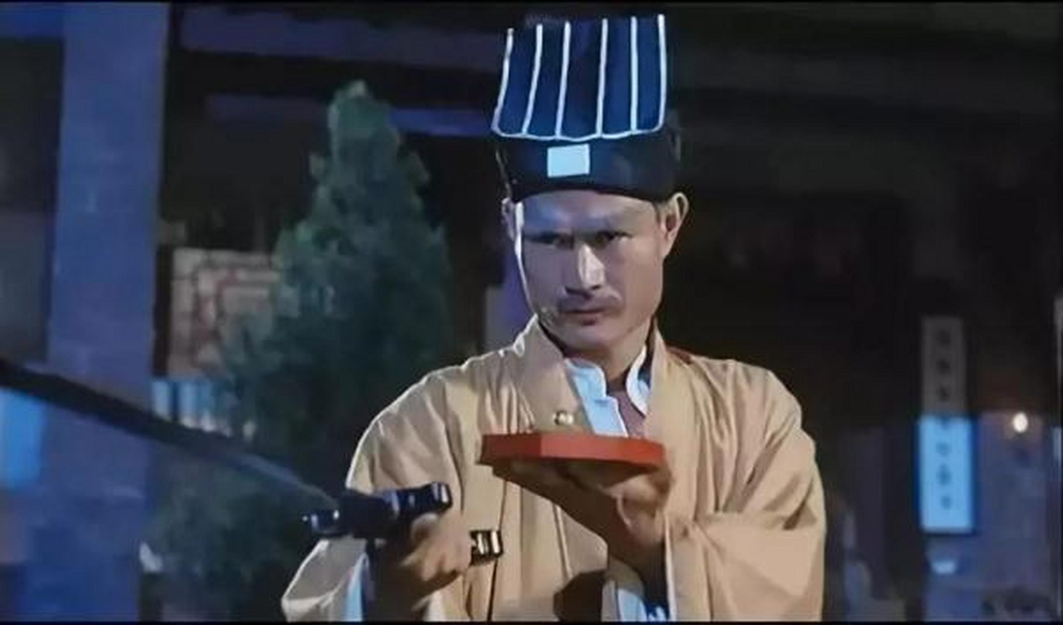 爆款练习生#《僵尸先生》是由寰亚影视发行的一部灵幻僵尸片,是灵幻