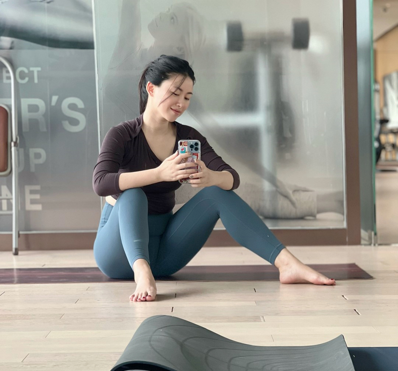 朱珠这一组健身照本打算私自收藏慢慢欣赏的,想到和你们关系不错,就