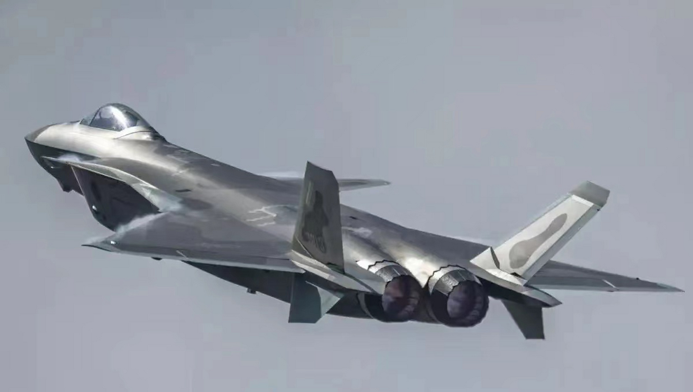 新批次歼11bg的尾喷管与歼16不同,与歼20相似.涡扇10c最大推力达30吨.