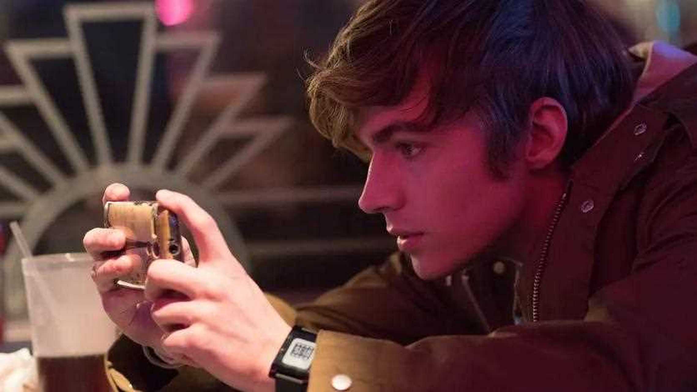 电影《玩命直播》是一部以手机游戏,直播,网络聊天等元素的电影,影片