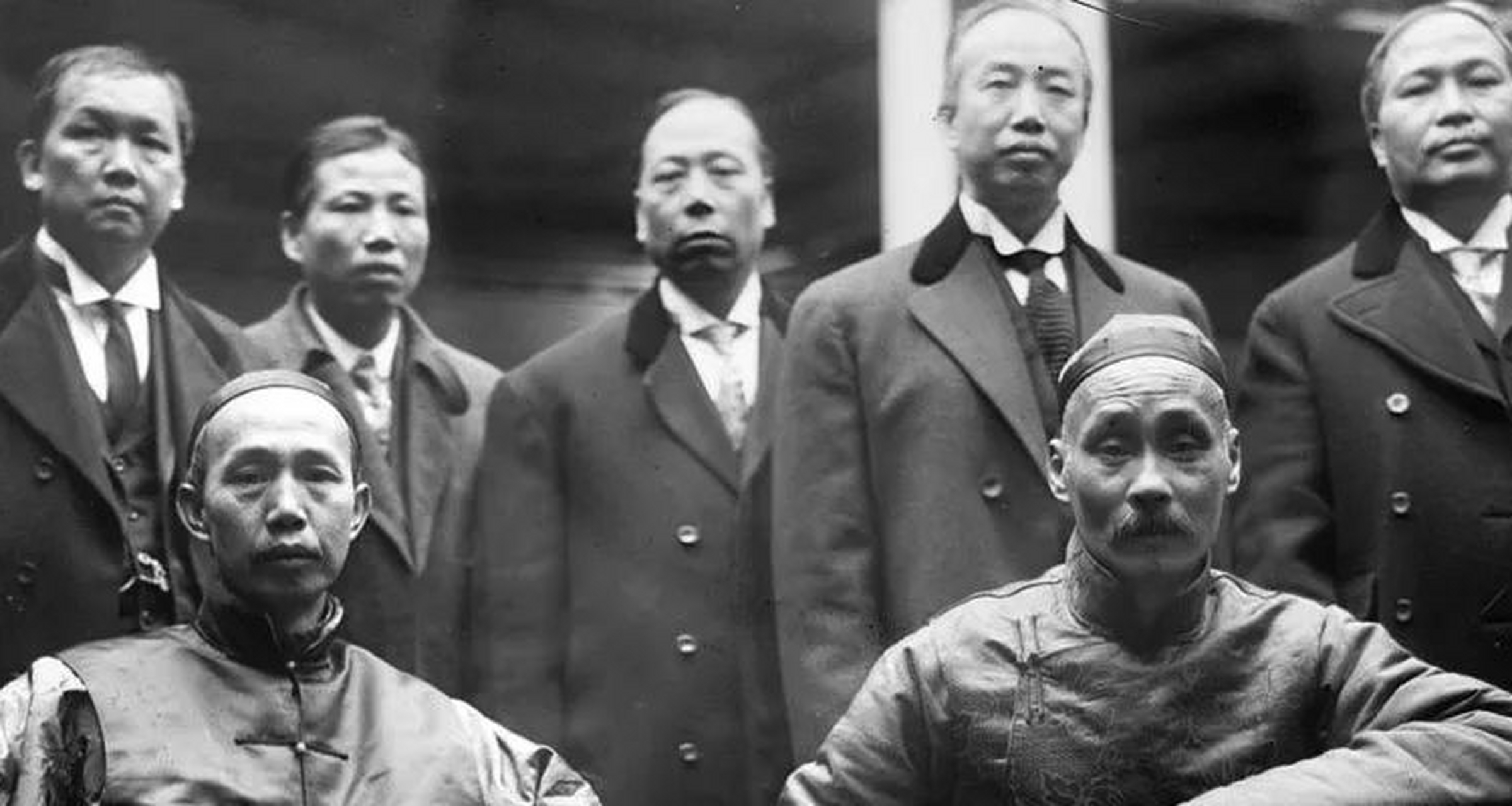 以下是清末新政的主要内容:  1.