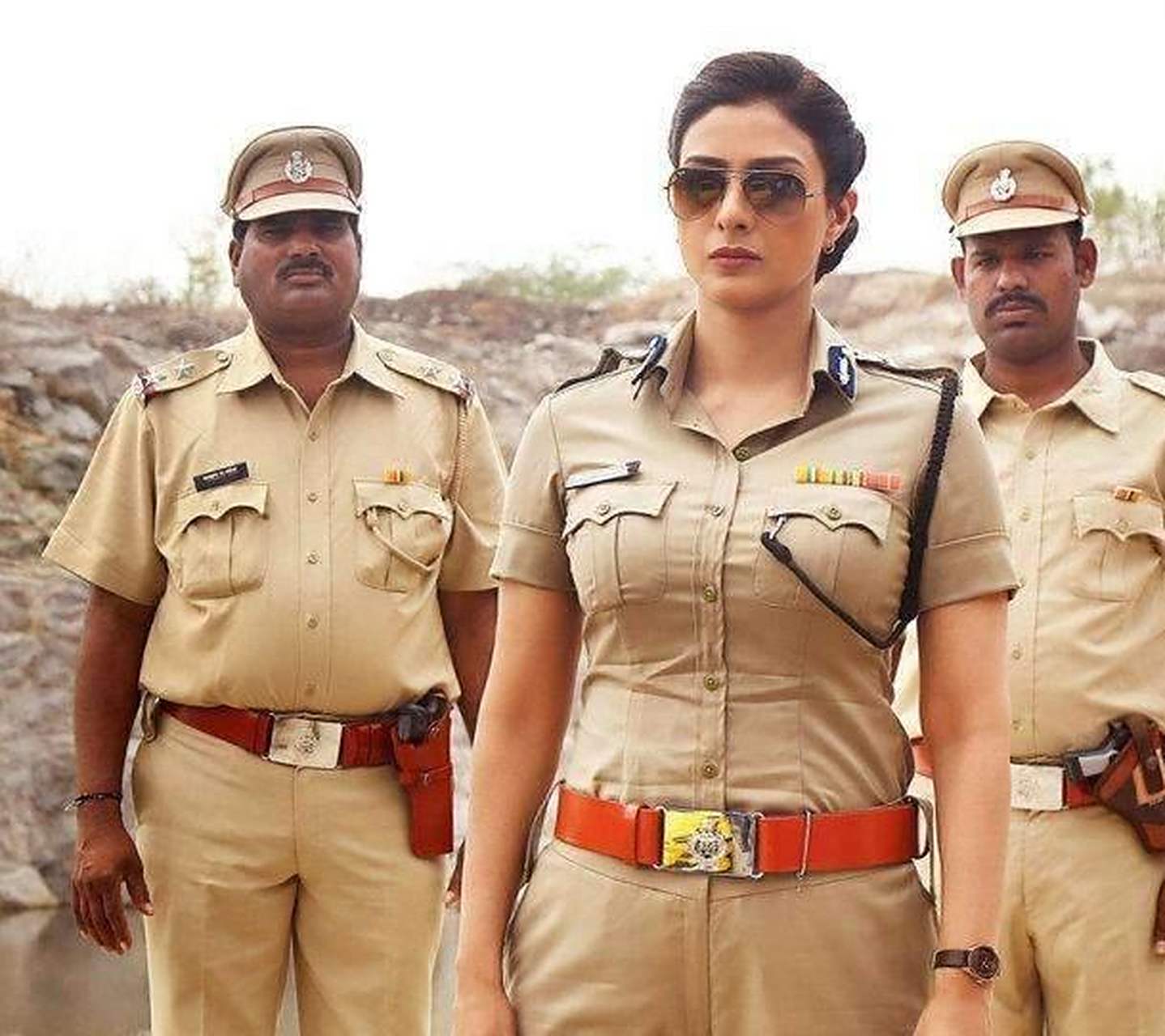 你印象中的印度女阿sir,是这样的吗?