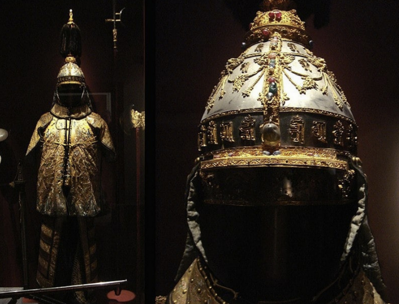 乾隆皇帝的全套军服,可惜现收藏于法国巴黎军队博物馆,需要远渡重洋