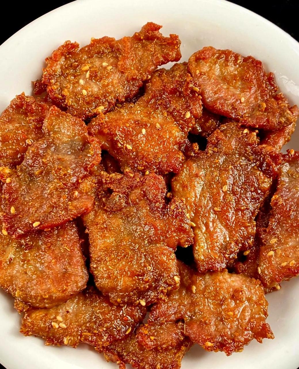 那香酥的香煎里脊肉片一出锅,就让我惊艳不已,实在是太美味了!