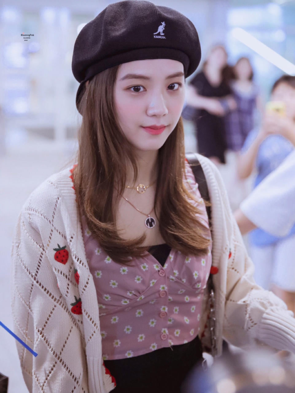 jisoo私服穿搭 她是现实中很多男生喜欢的类型 kimjisoo机场私服穿搭