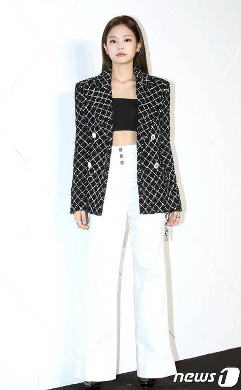 胸中有誓深于海,肯使神州竟陆沉.——郑思肖《二砺》