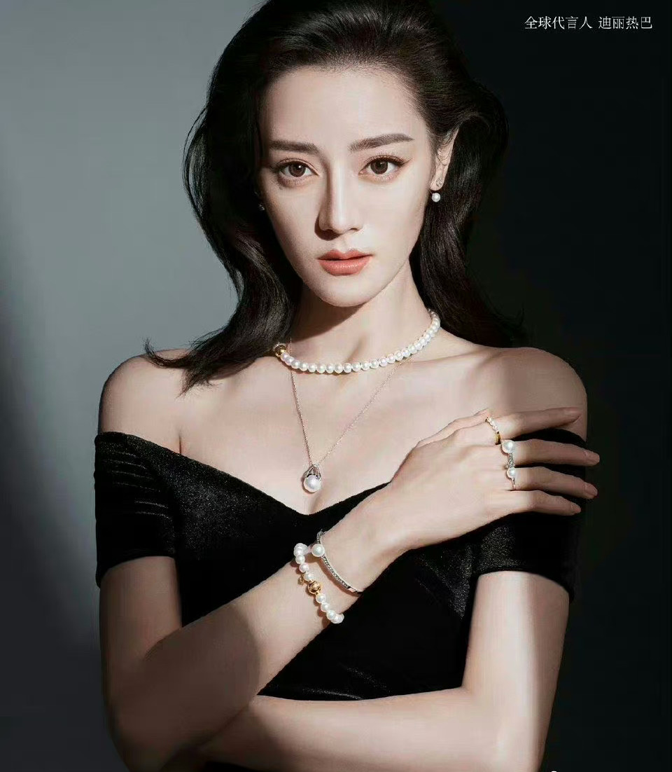 女明星珠宝代言大片! 杨颖的.@娱乐小白河的动态