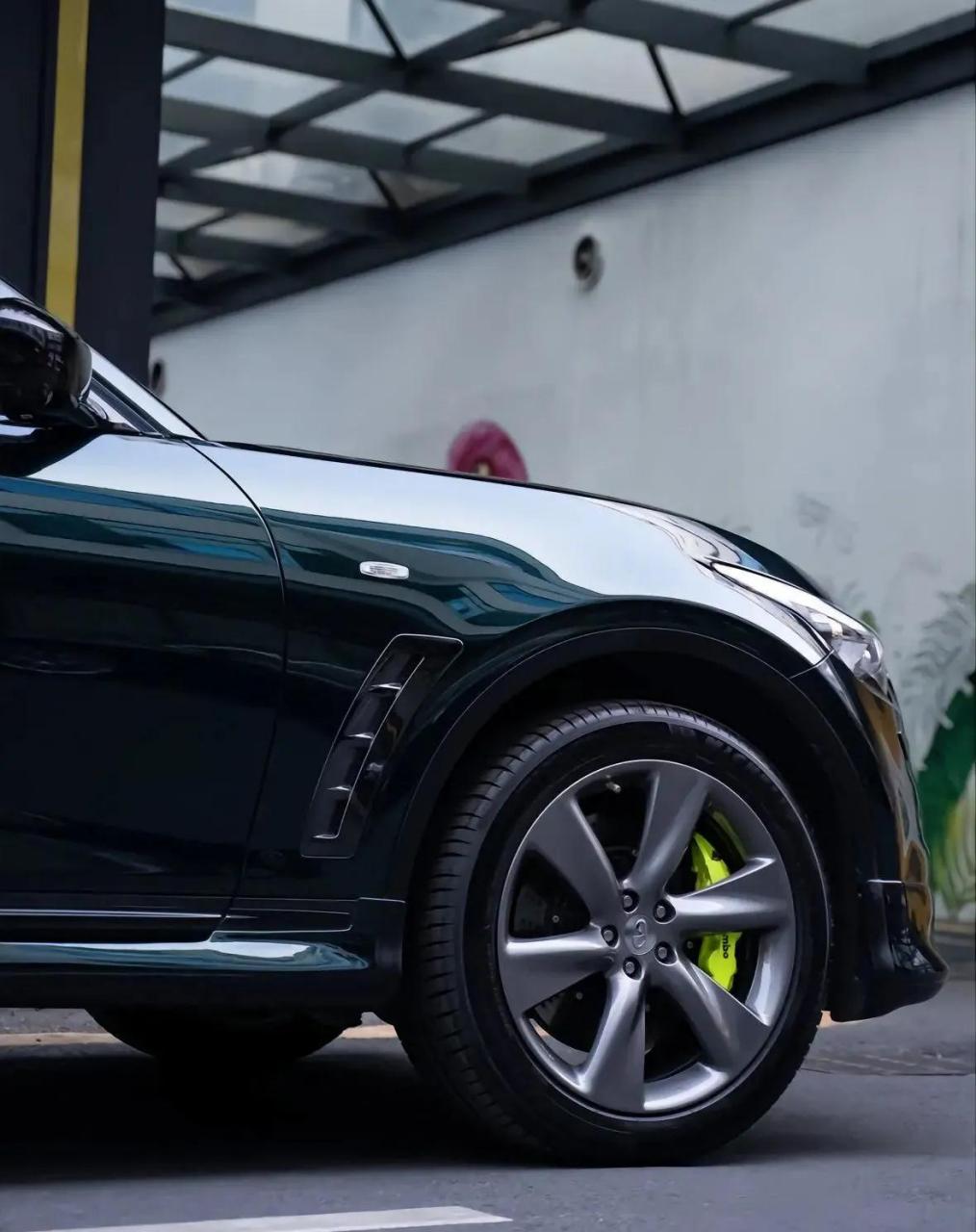 英菲尼迪,低调有高级的颜色 #汽车改装# #英菲尼迪# #英菲尼迪fx35