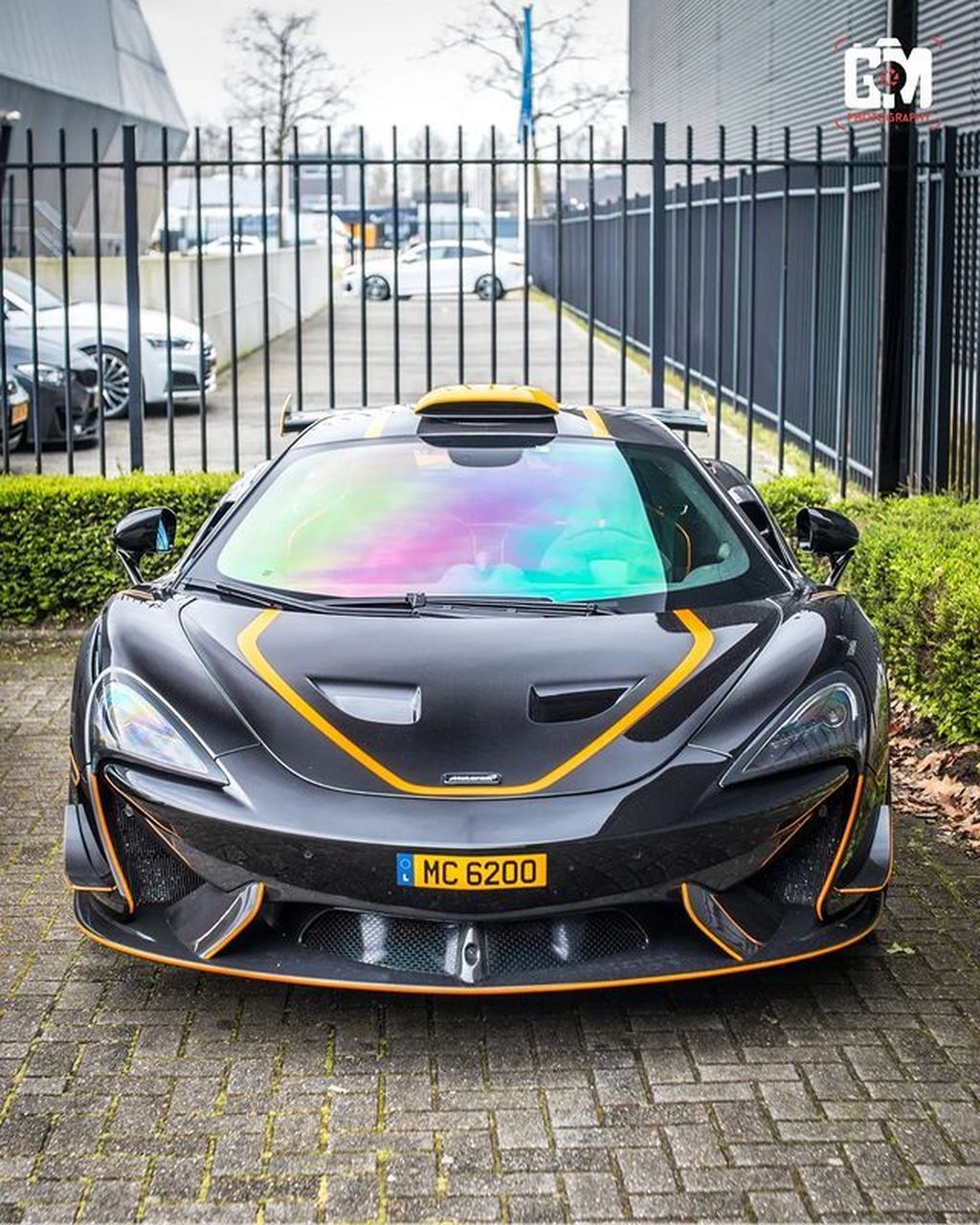 迈凯伦620r,一个街头合法轨道怪物.