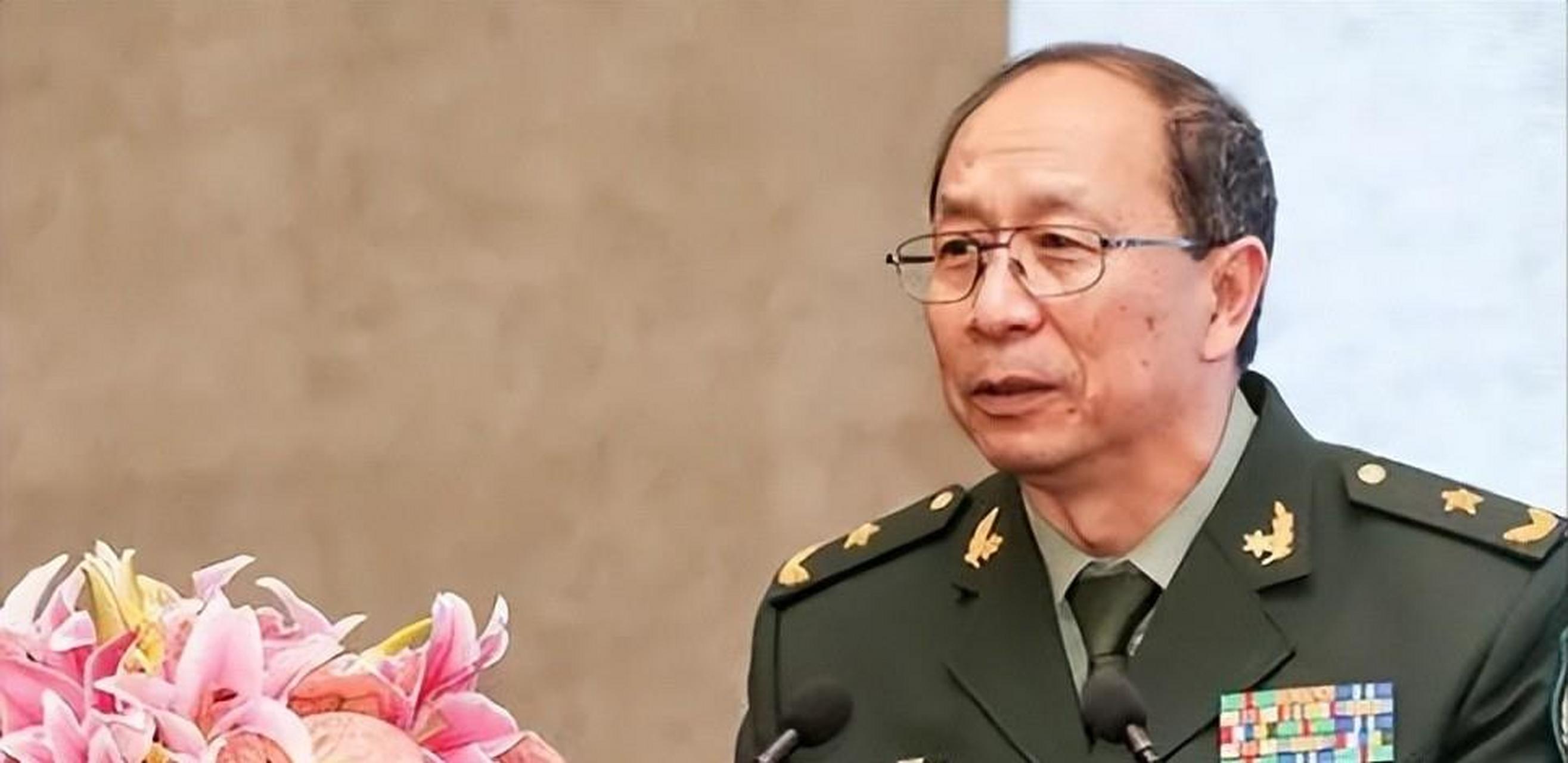 "这个聪明的反问不仅回击了记者的挑衅,也凸显了金一南的智慧.