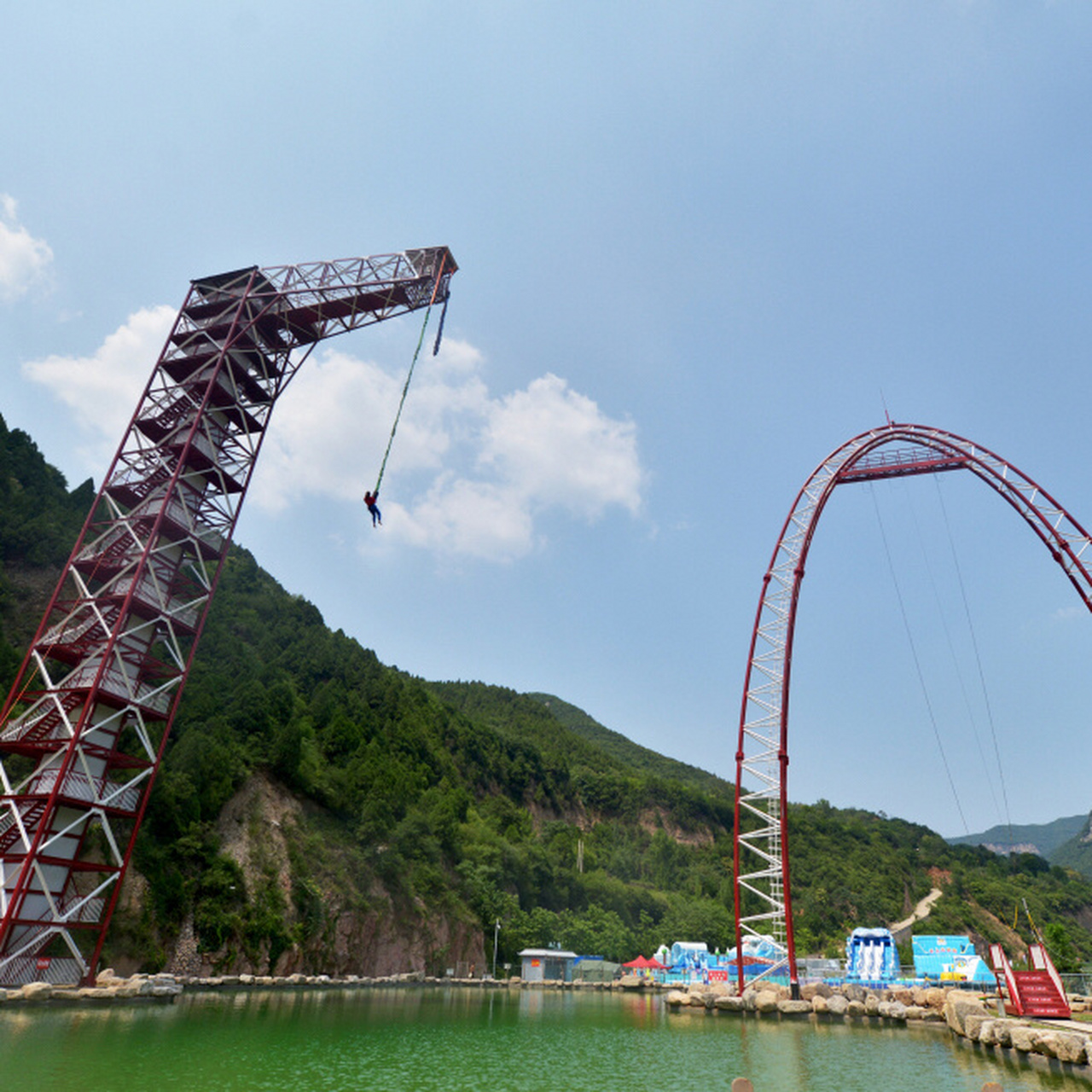 裘芸山景区旅游,我们到达玉皇顶,感觉不错,值得一游.