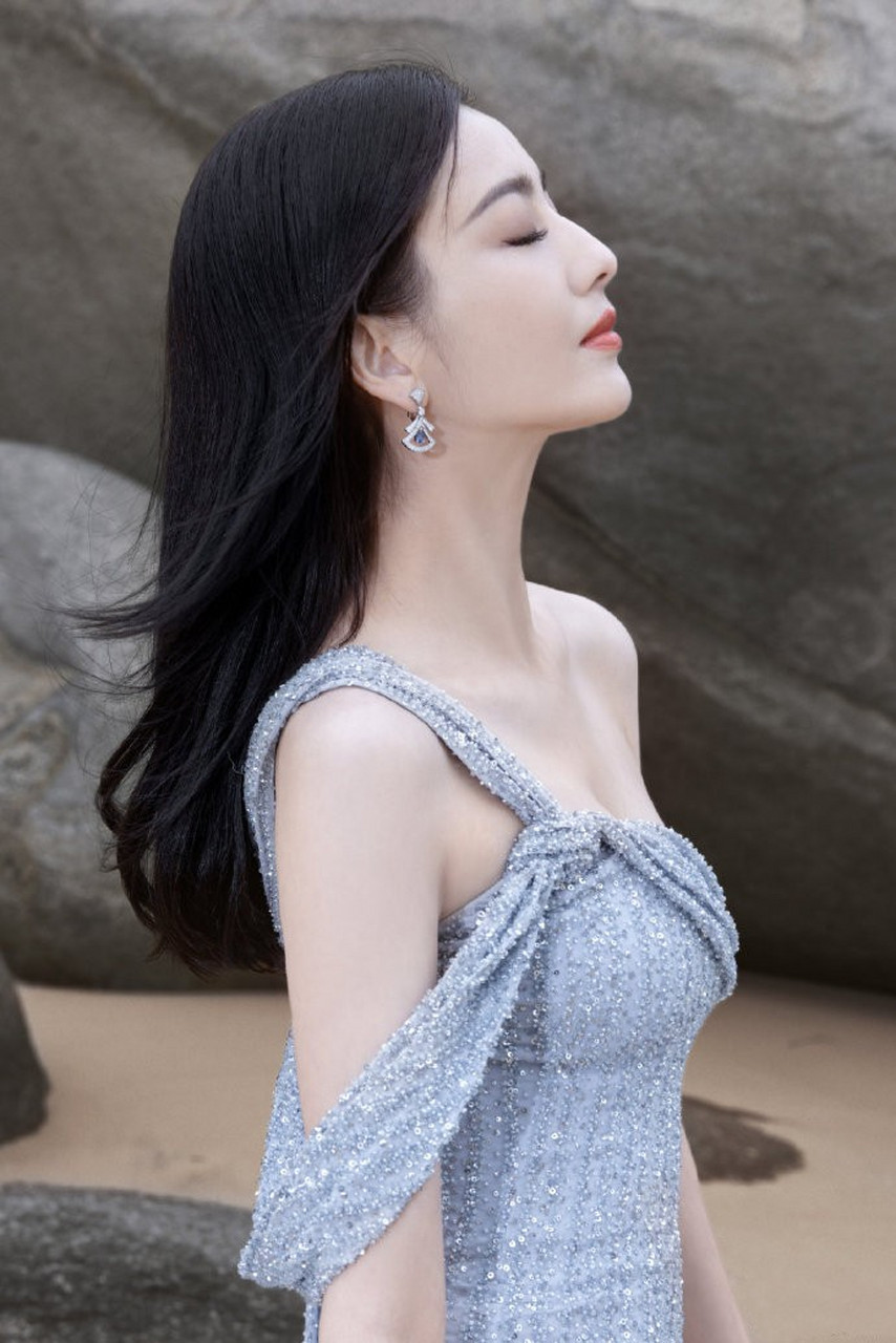 佟丽娅 侧脸绝了