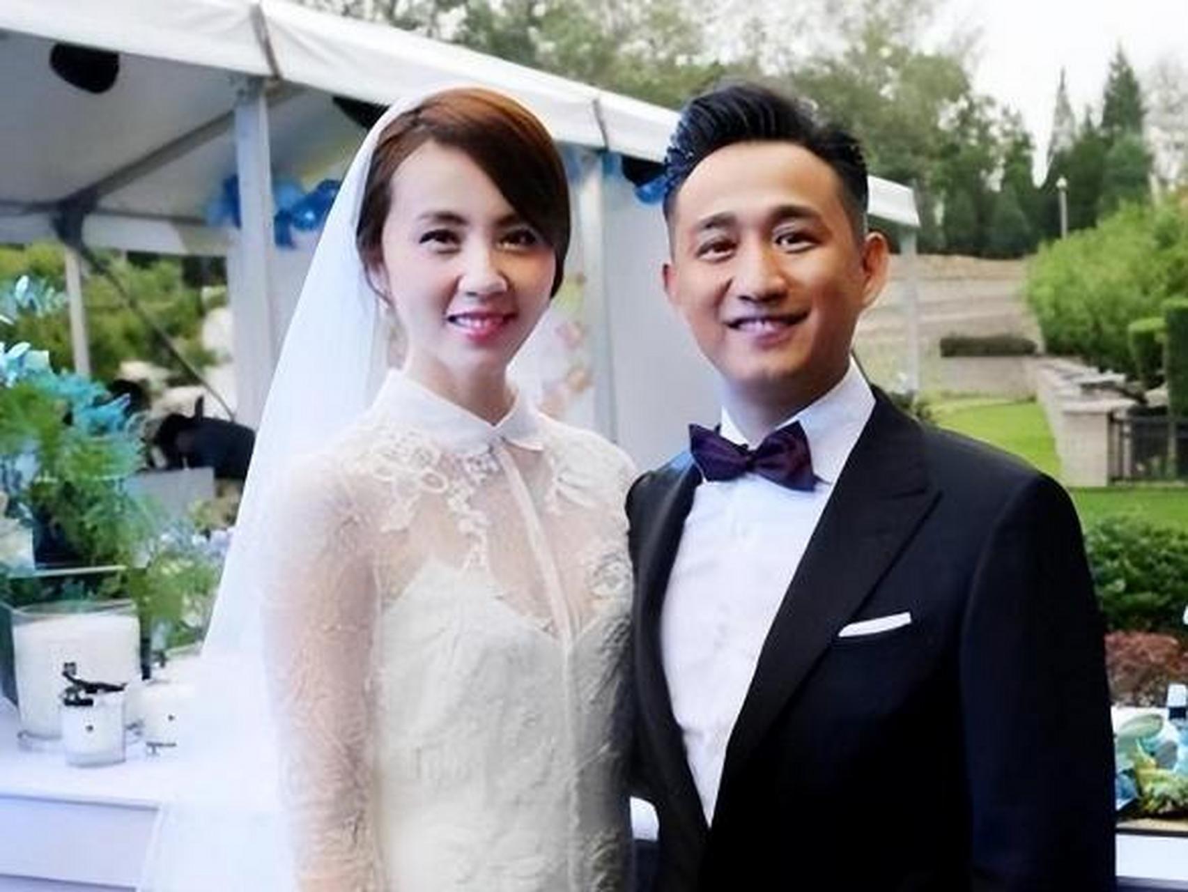 黄磊和孙俪相恋的第三年,黄磊在学校正式当了老师,同时也在对外接戏