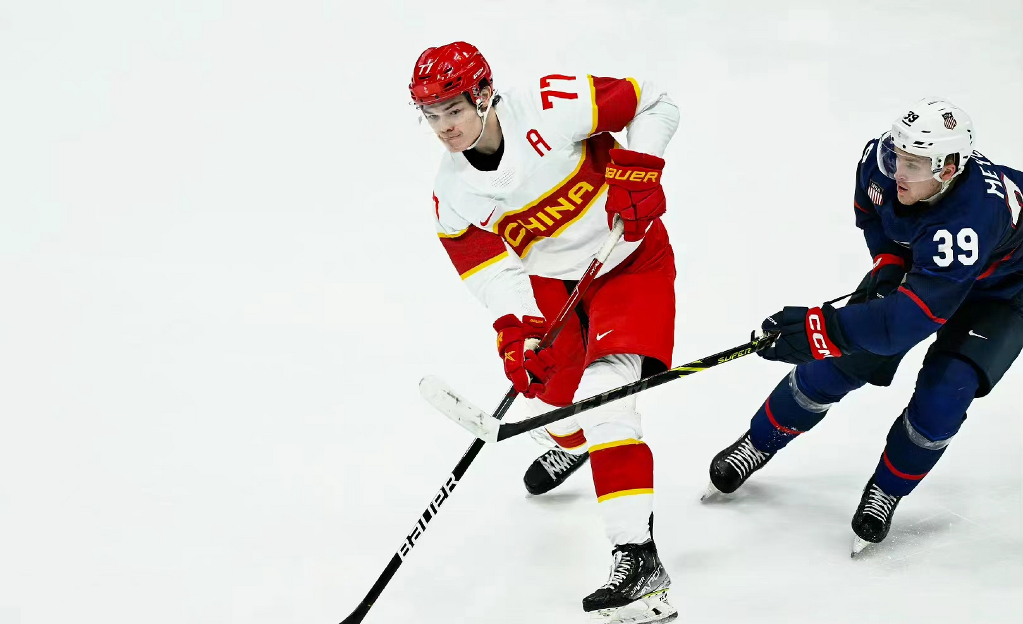 七项全能运动员郑妮娜力为哥哥郑恩来加油 在上届冬奥会上,你因为手术