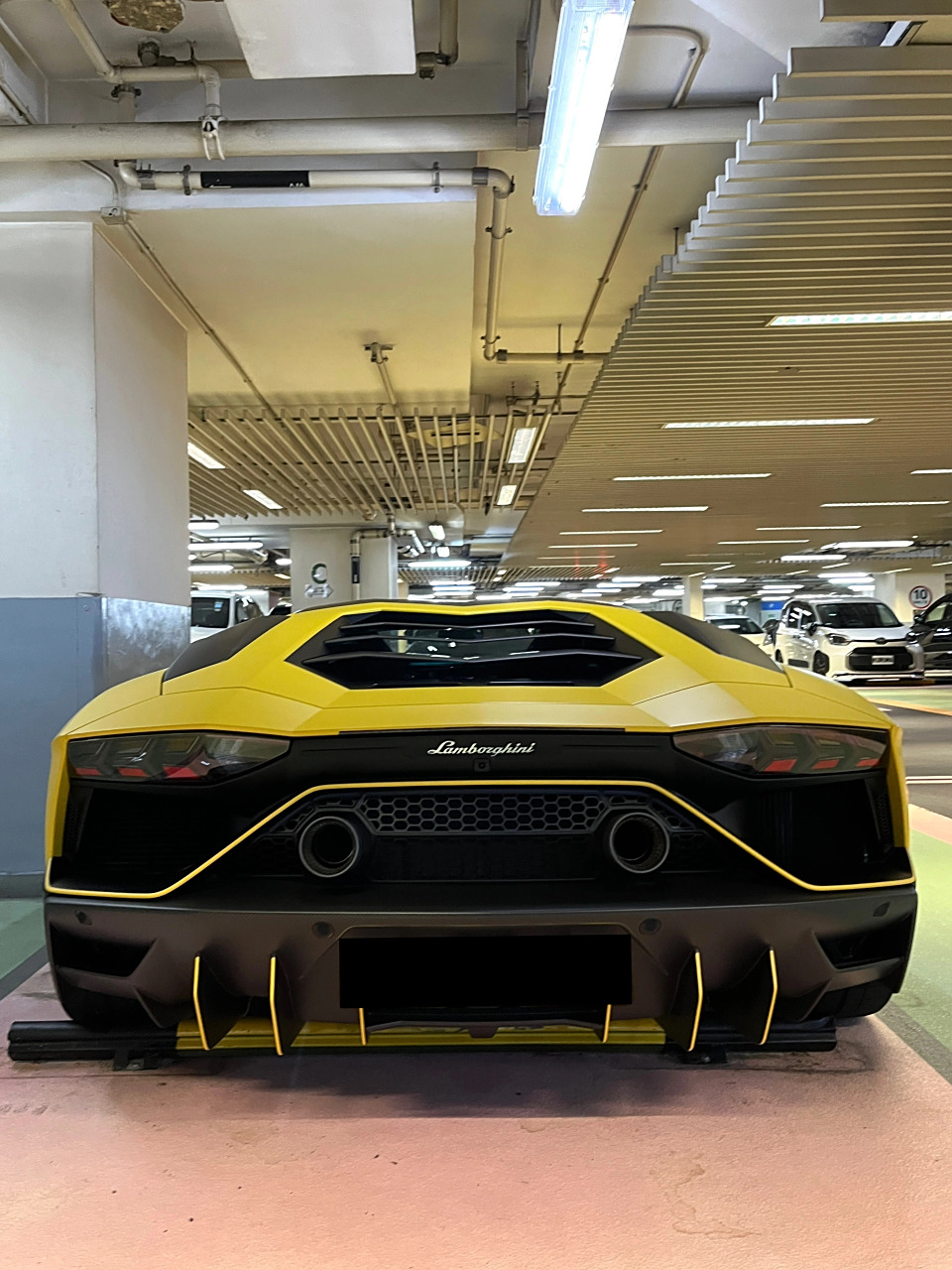 大牛lp780-4 ultimae泰裤辣 终于见到限量350台的aventador lp780-4