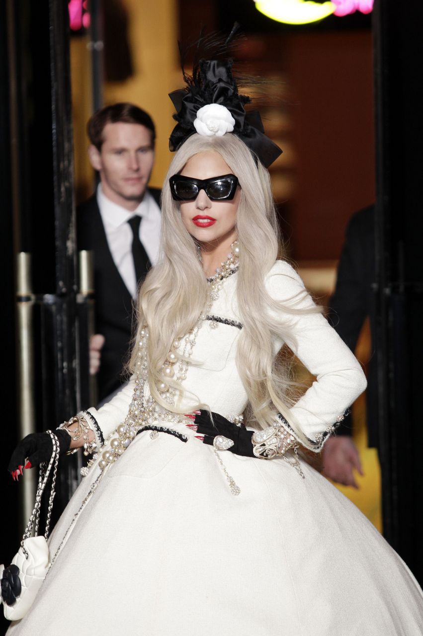 2011年lady gaga 香奈儿特别定制造型,美到极致,gaga 把chanel 穿出了