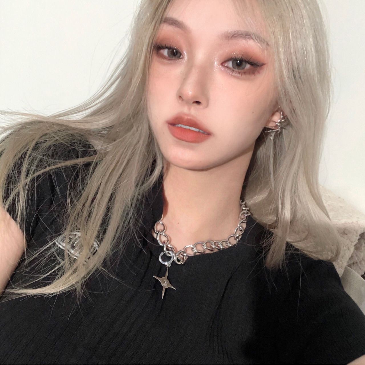 烟熏猫眼妆我叒好了 jennie的烟熏猫眼妆太乖咯 我改成了暖棕大地色的