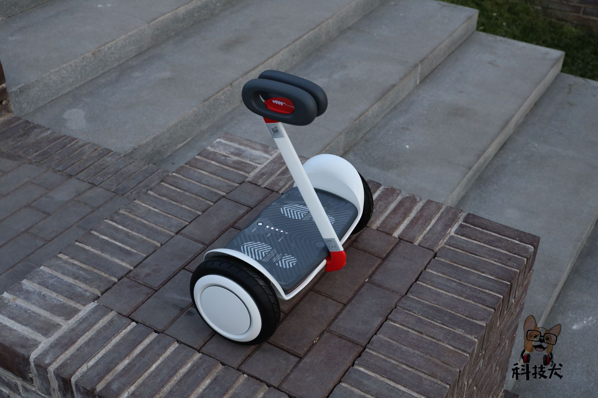 【九号平衡车nano开箱:专为儿童用户打造"次时代玩具"】   九号平衡车