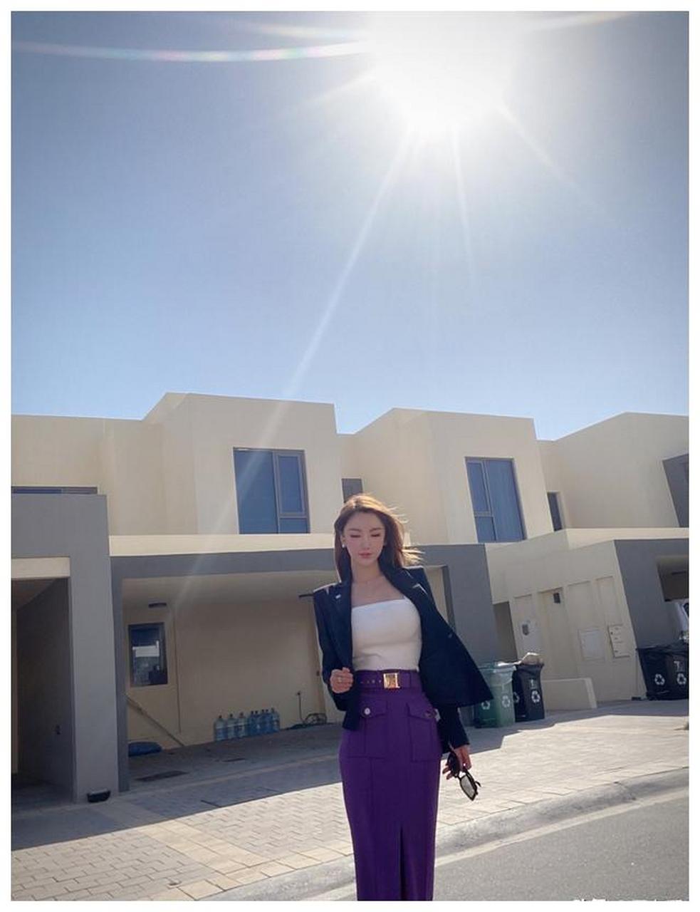 网红美女桓淼淼坐豪车旅游,很有气质啊