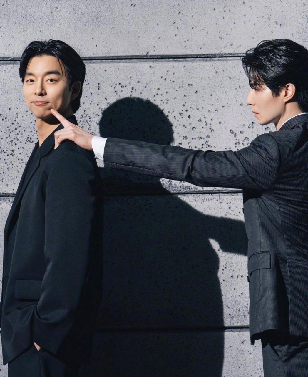 44岁和42岁也这么甜,《鬼怪》的孔刘和李栋旭,一个巨蟹一个天蝎,也是