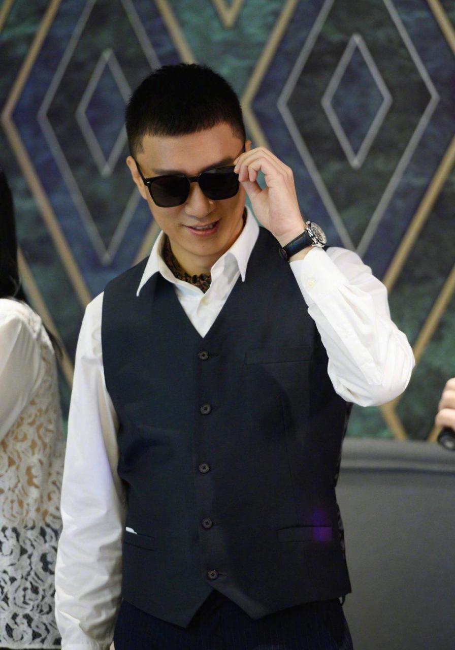 孙红雷51岁状态,好显年轻.