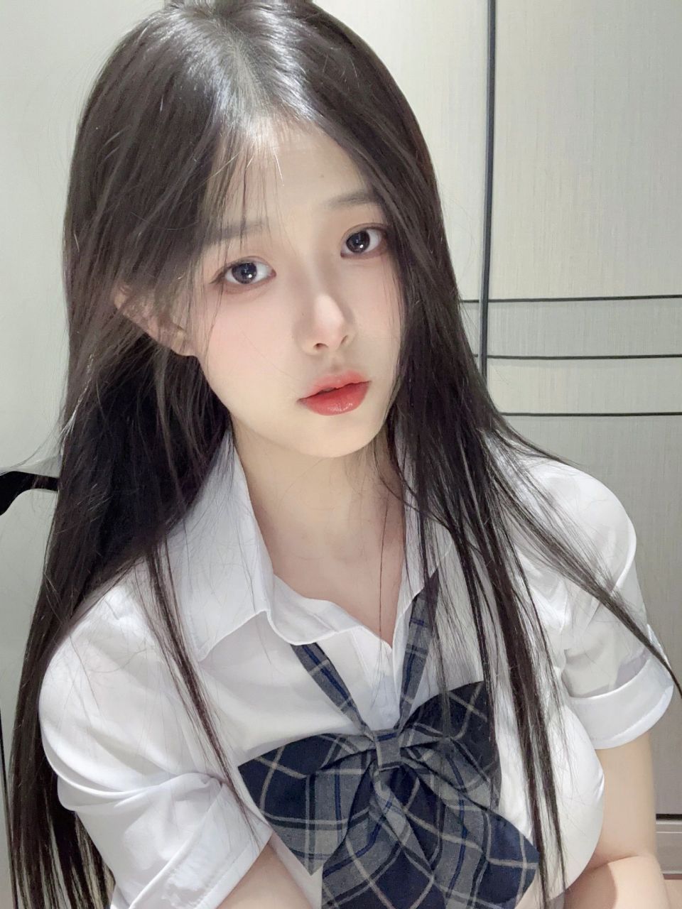 近几年才开始在变美的路子上下功夫,小红书上的美女随手一滑满屏幕都